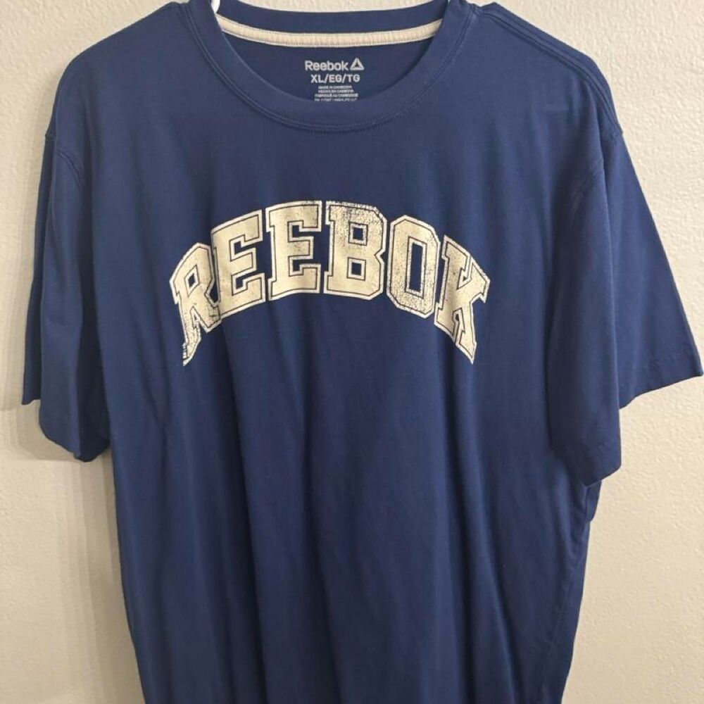 Reebok Men's Navy and Blue T-shirt